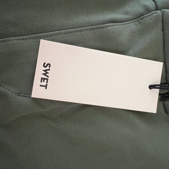 NWT Swet Tailor Everyday Chino Shorts in Deeper Sage Green in size 28 - Picture 6 of 7